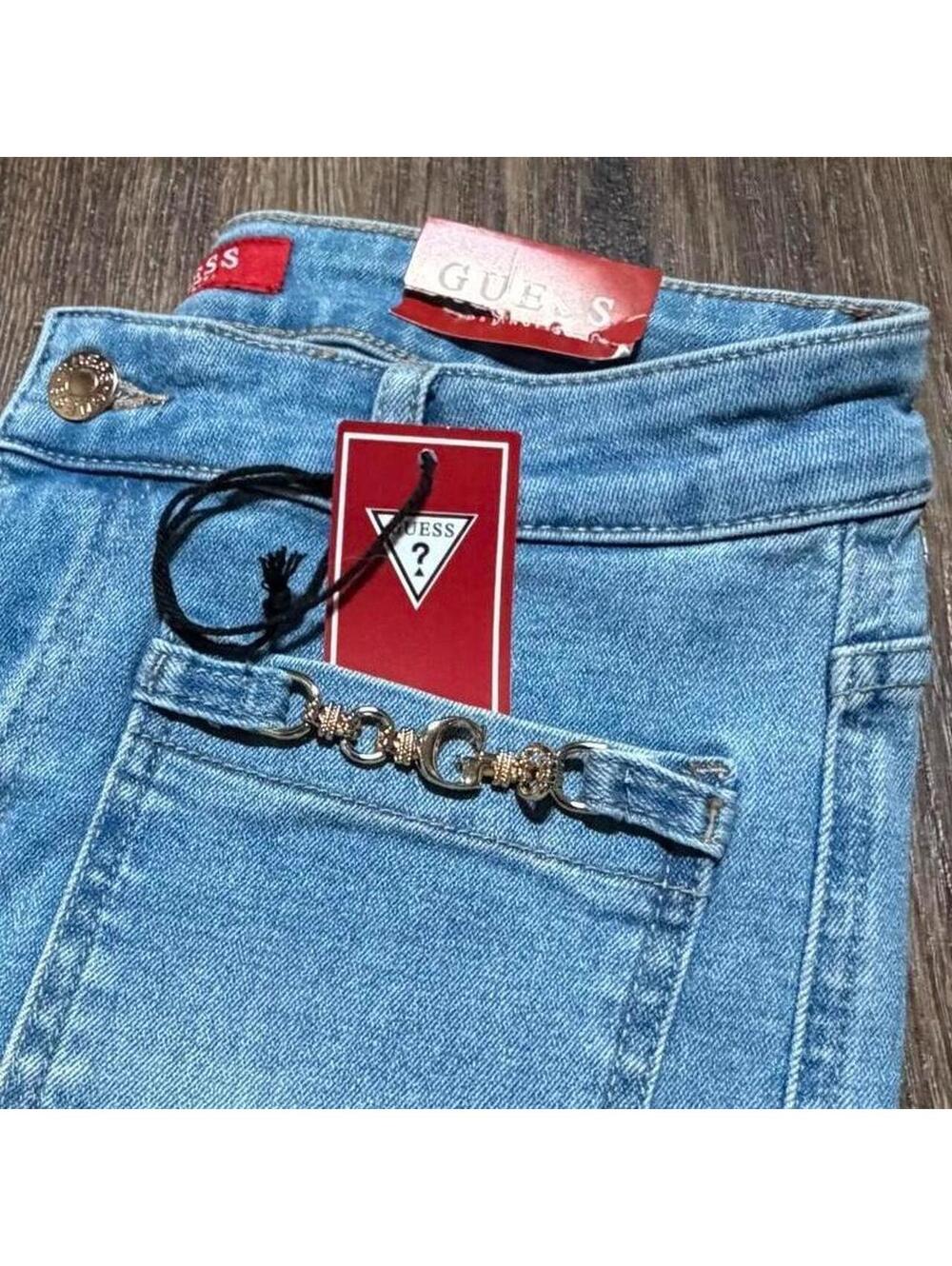 Guess Light Wash mid rise boot cut Jeans | Logo Hardware Pockets | NWT